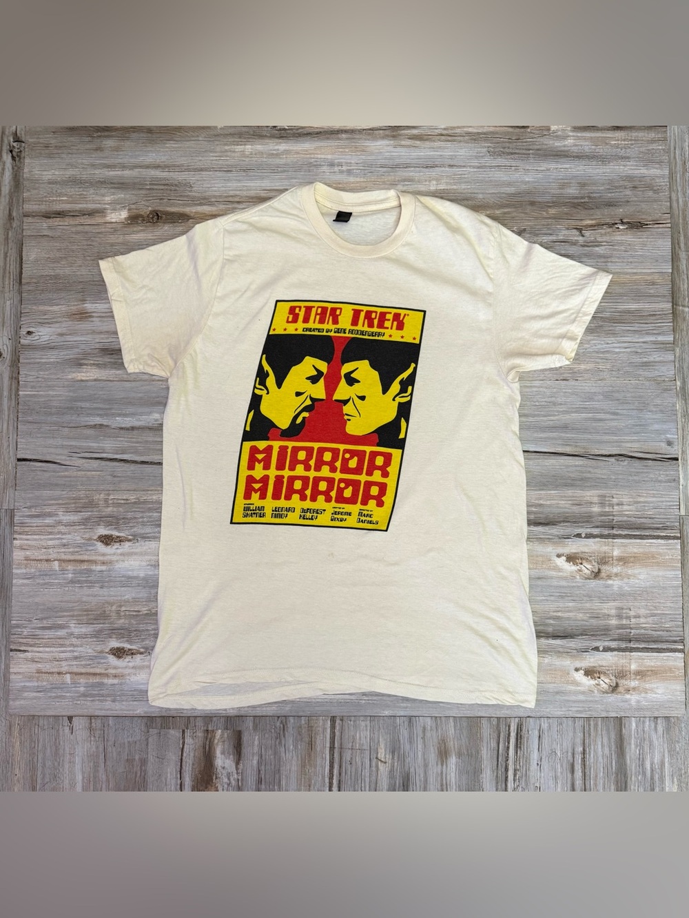 Star Trek Mirror Mirror Men’s Medium Graphic T-Shirt White Short Sleeve Crewneck